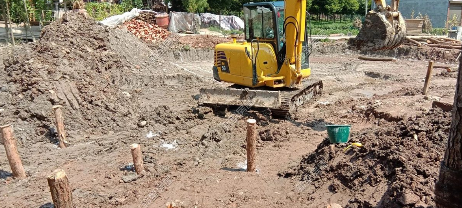 如何用松木樁在農村宅基地打基礎？