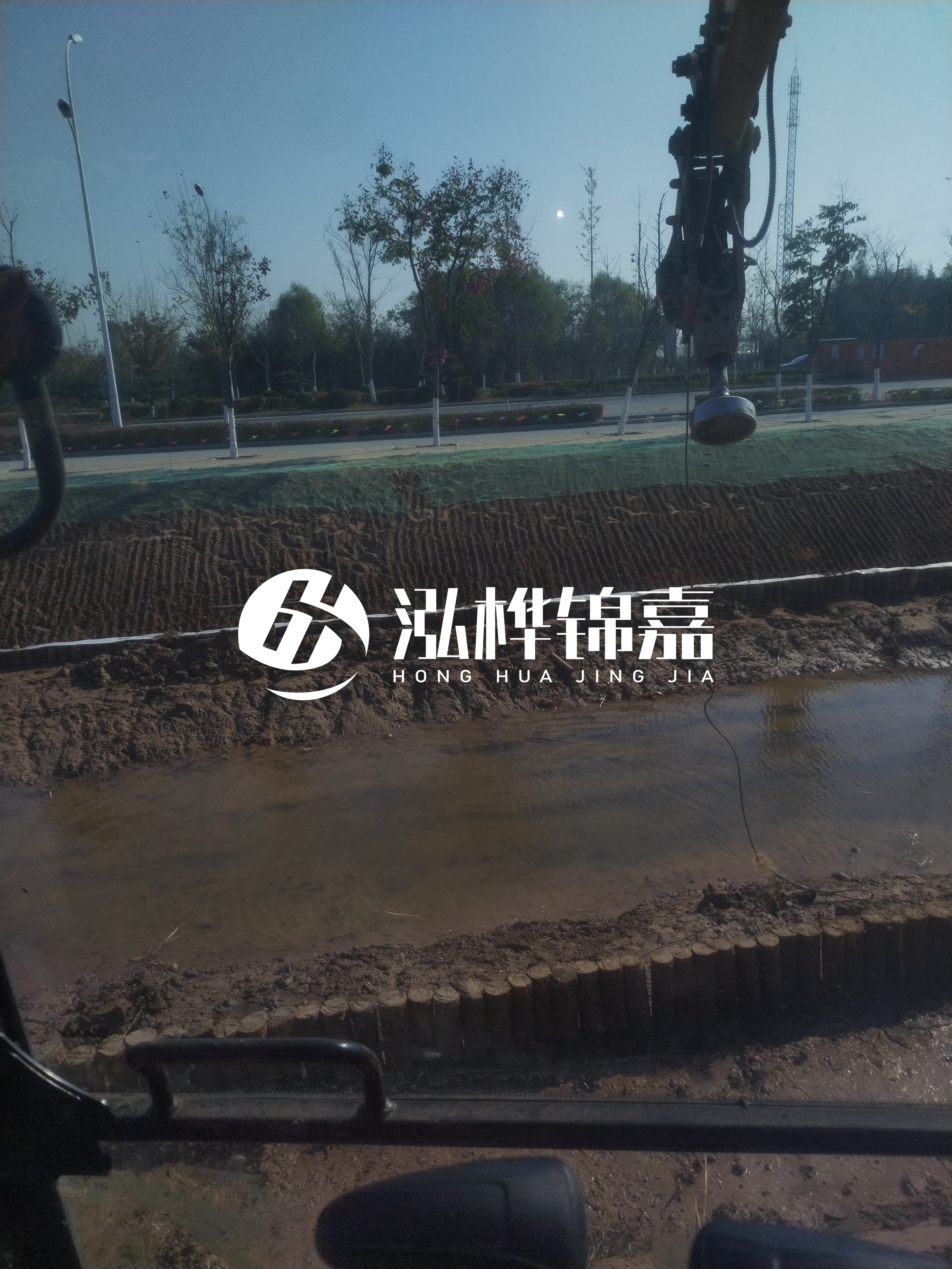 懷化松木樁源頭廠家-打河道木樁多少錢一米？