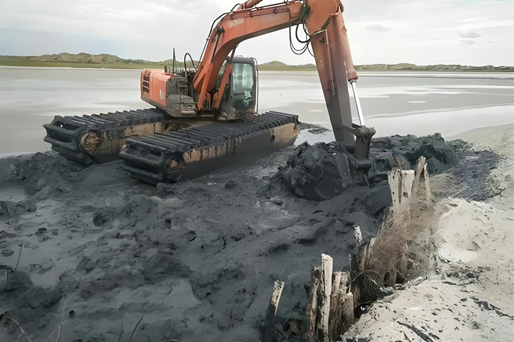 河南鄭州挖機(jī)清淤施工隊-沼澤地清淤的施工團(tuán)隊需要什么資質(zhì)?