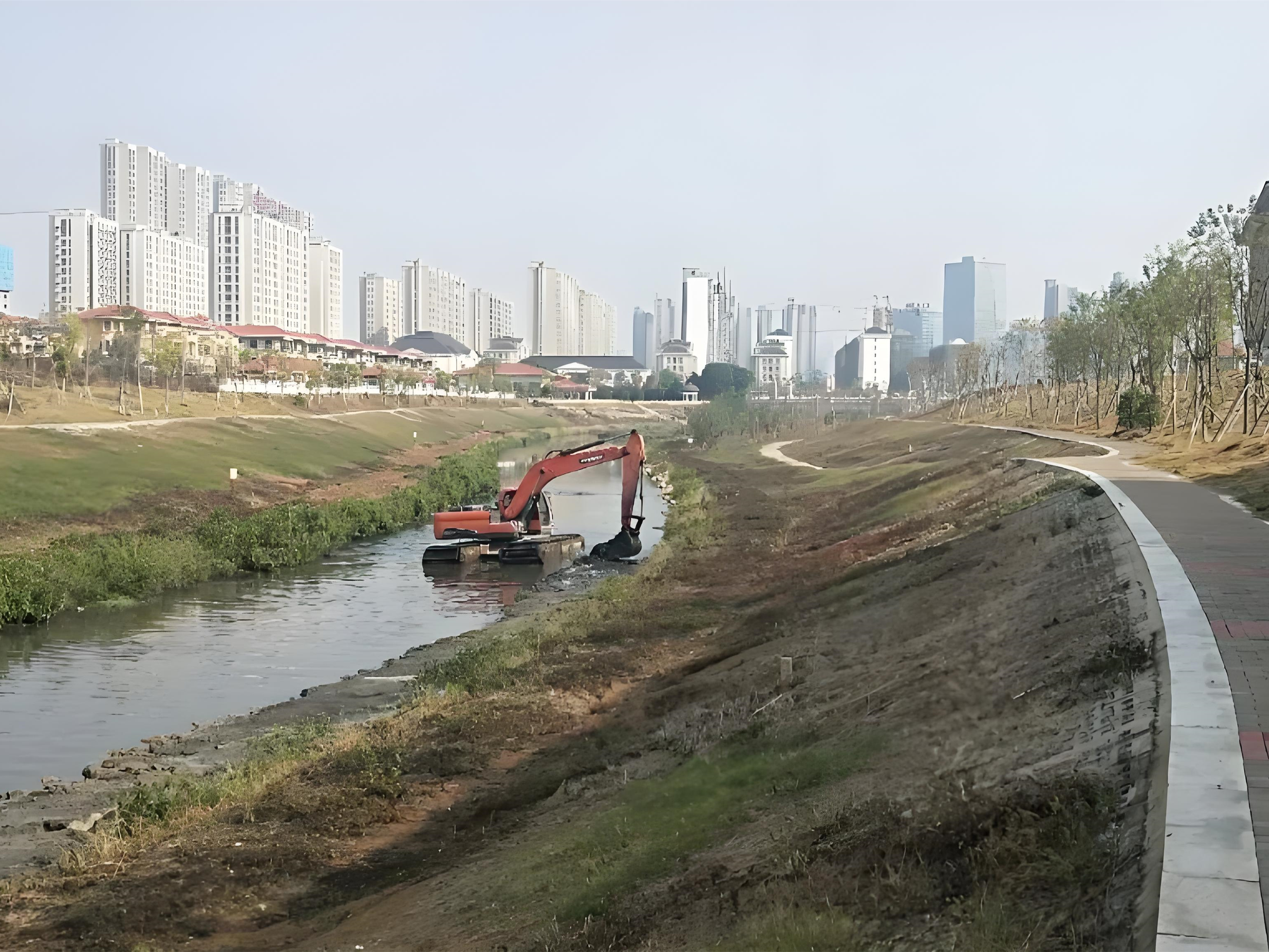 上海青浦區(qū)挖機(jī)清淤施工隊-沼澤地清淤后如何防止再次淤積?