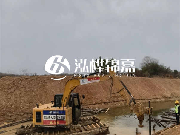 松木樁批發廠家泓樺錦嘉-河道駁岸樁選松木還是杉木更經濟？